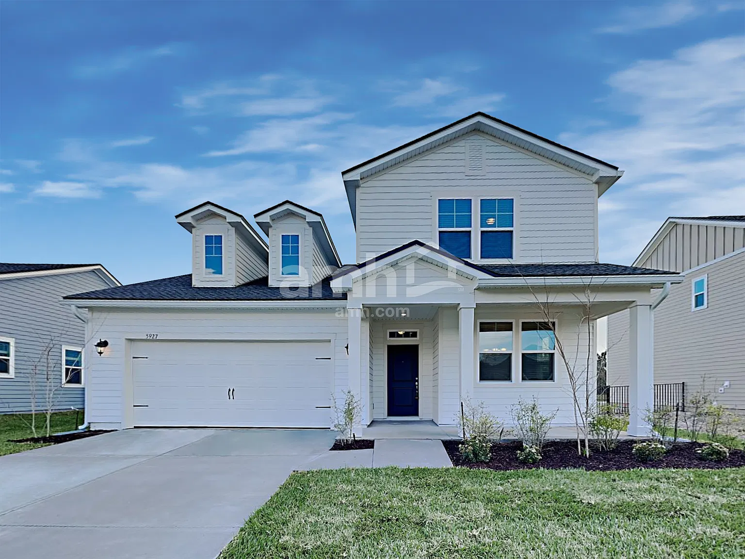 4 bed, 2.5 bath, 2078 sqft, $2,300 — Photo 1