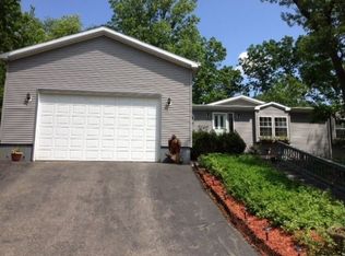 848 Log Lodge Ct, Baraboo, WI 53913