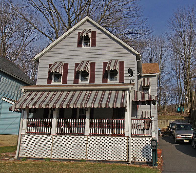 1st image of 15 Diller Ave