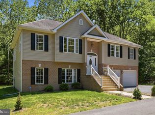 1201 Lakeview Dr, Cross Junction, VA 22625