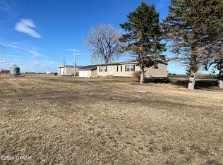 142 10th St NE, Reynolds, ND 58275