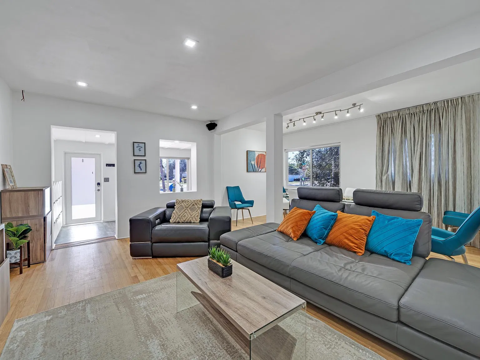 2247 Taft St — Photo 3
