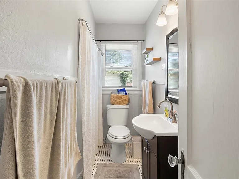 5044 Pershing St — Photo 11