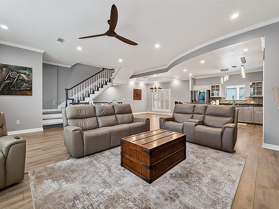 5th image of 503 Detering St