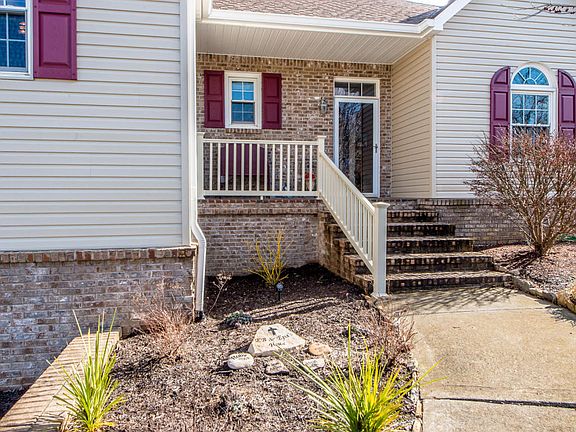2nd image of 135 Hillvale Ln