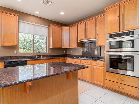3rd image of 63440 E Squash Blossom Ln
