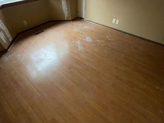 2nd image of 3016 S 86th Ave E