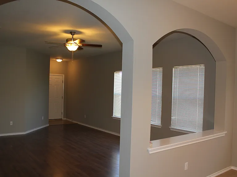 208 Firwood N — Photo 11