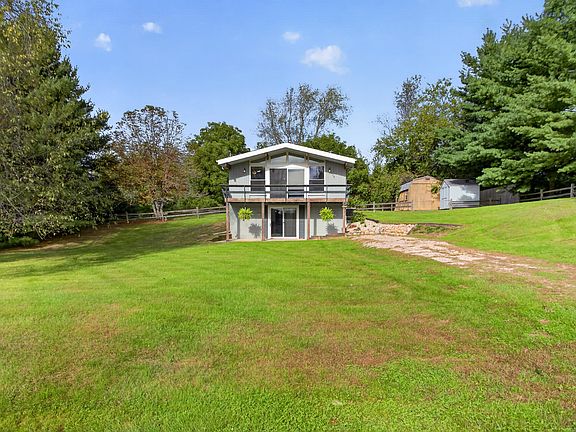 3rd image of 516 Timber Ln