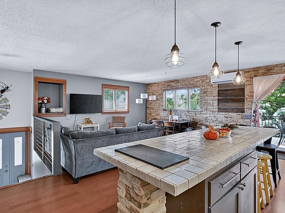 3rd image of 2813 Latoka Beach Rd NW