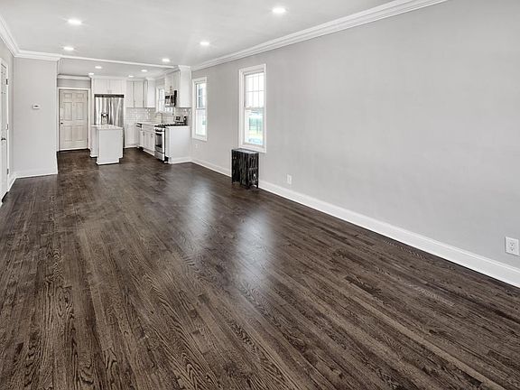 4th image of 428 Fern Ave APT 1R