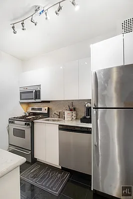 Sold by Highline Residential | media 4