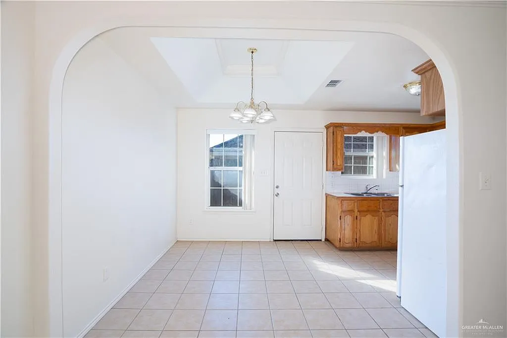 2 bed, 2.0 bath, 999 sqft, $900 — Photo 3