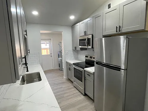 56 W 9th Pl Photo 1