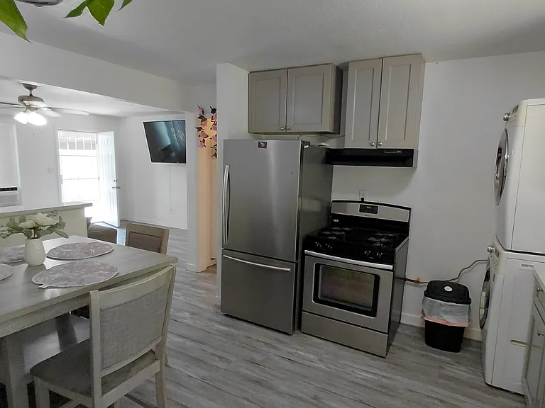 4824 1/4 E Live Oak St — Photo 7