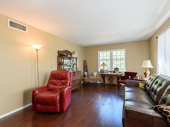 2nd image of 3017 Mahanna Springs Dr #3017B
