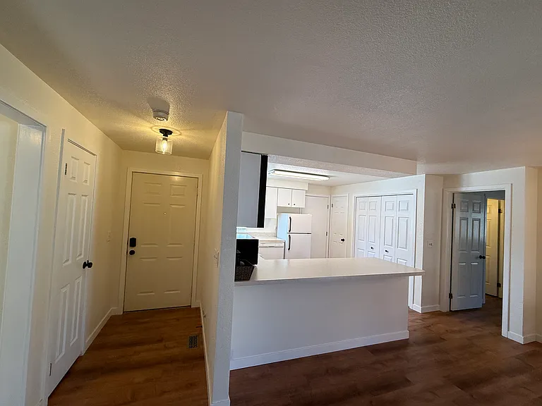 3675 N Collister Dr — Photo 4
