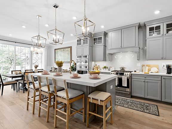 Breakfast bar in kitchen