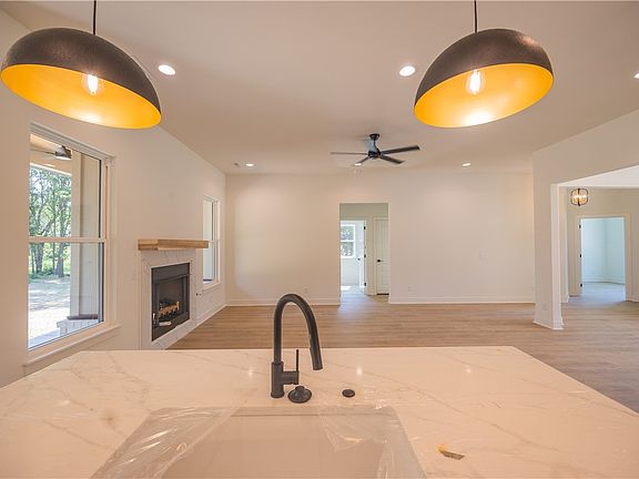 4th image of 13025 Wallys Way