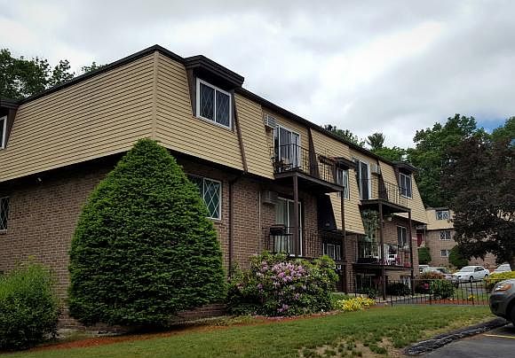 2nd image of 17 Silvestri Cir Unit 2