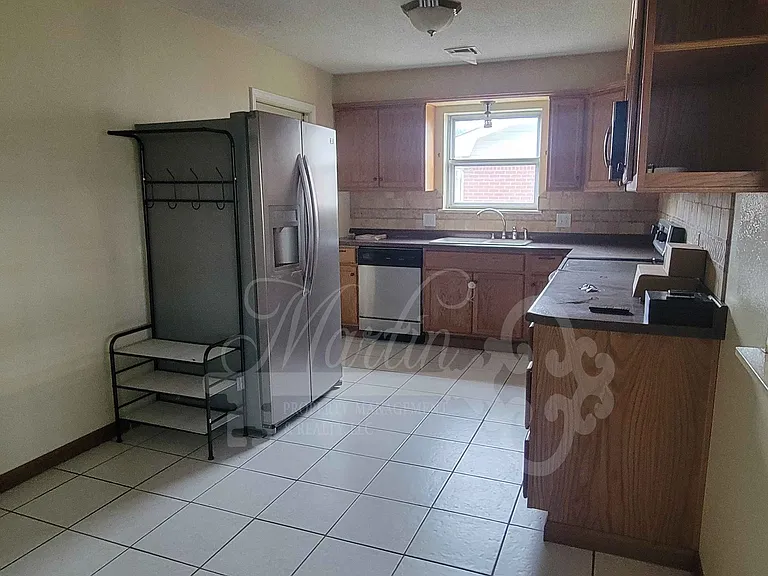 4307 N Aydelotte Ave — Photo 5