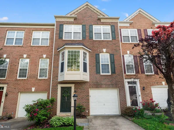 5284 Kestrel Crossing Dr, Alexandria, VA 22312
