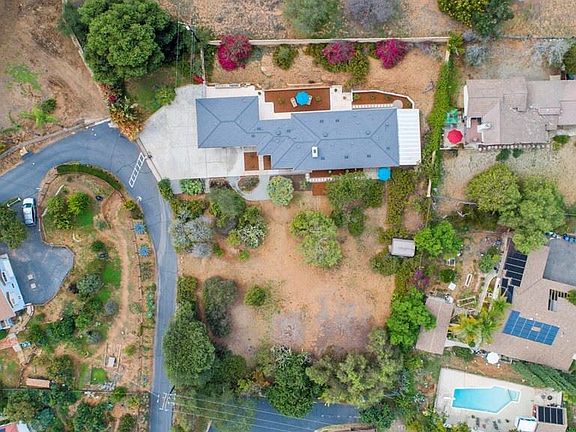 2nd image of 1108 Park Hill Ln