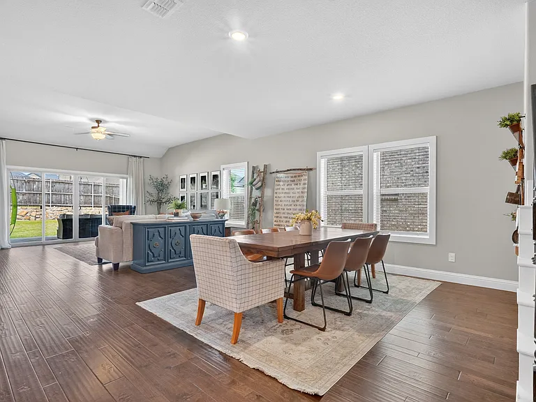 480 Pebble Brook Ln — Photo 8