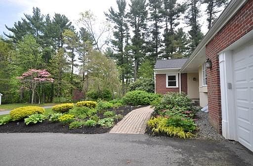 3rd image of 1 Greenwood Ln
