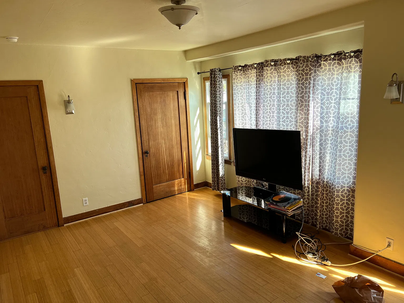 1 bed, 900 sqft, $2,500 — Photo 2