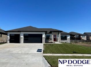 2748 S Creek Rd, Lincoln, NE 68516