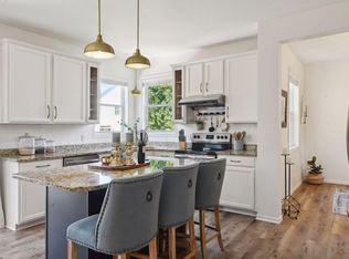 8330 Chestnut Ct, Victoria, MN 55386