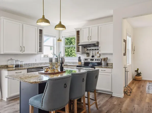 8330 Chestnut Ct, Victoria, MN 55386