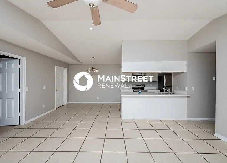 828 Trina Ln — Photo 4