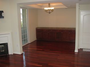 10740 Moorpark St APT 201, North Hollywood, CA 91602