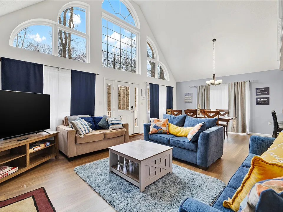309 Stroud Ct