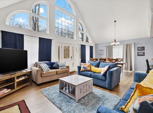 309 Stroud Ct, Pocono Lake, PA