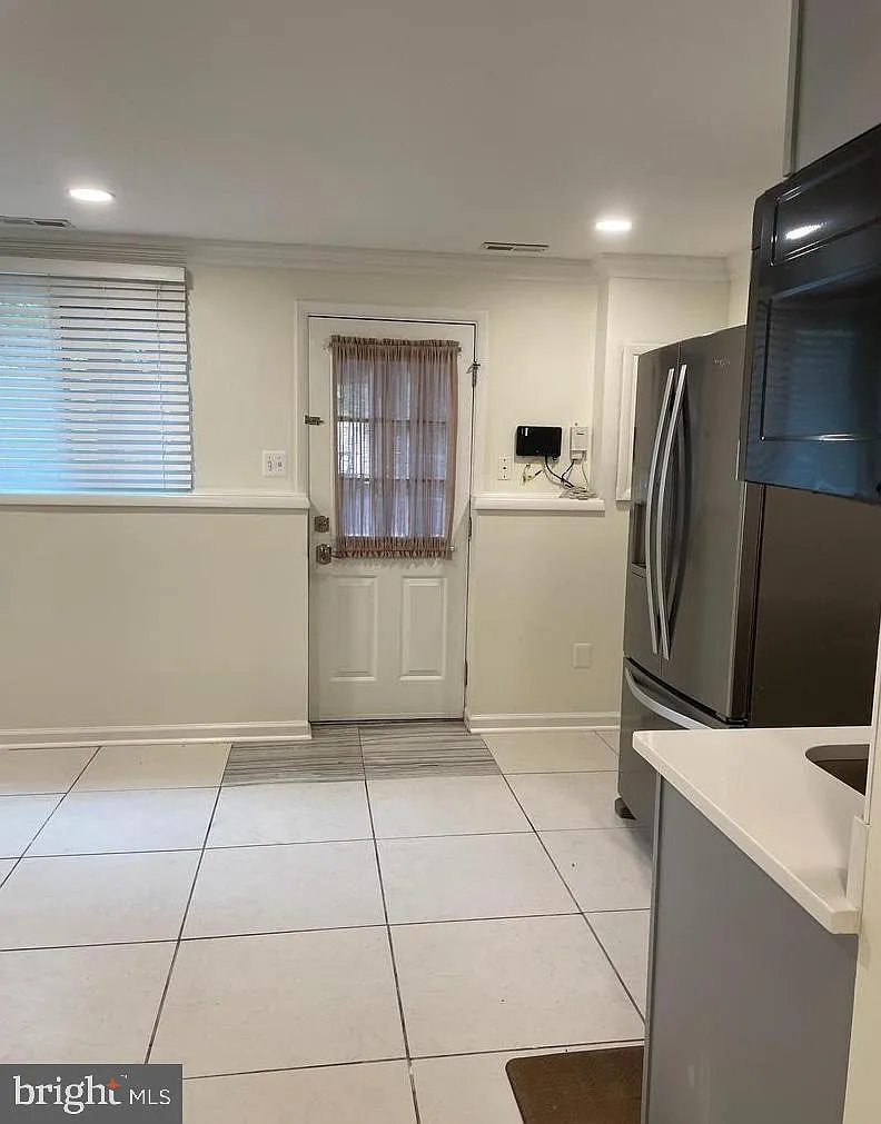 1 bed, 1240 sqft, $1,500 — Photo 2