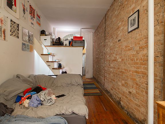 5th image of 419 E 9th St APT 4