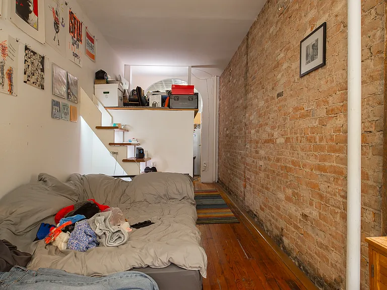 419 E 9th St #4 — Photo 5