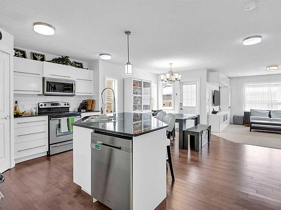 5th image of 245 E Skyview Ranch Way NE