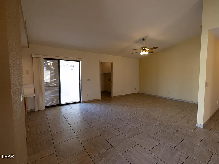 1582 Brodie Dr — Photo 3