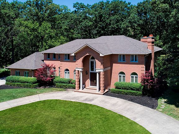 2nd image of 2680 Crestwood Ln