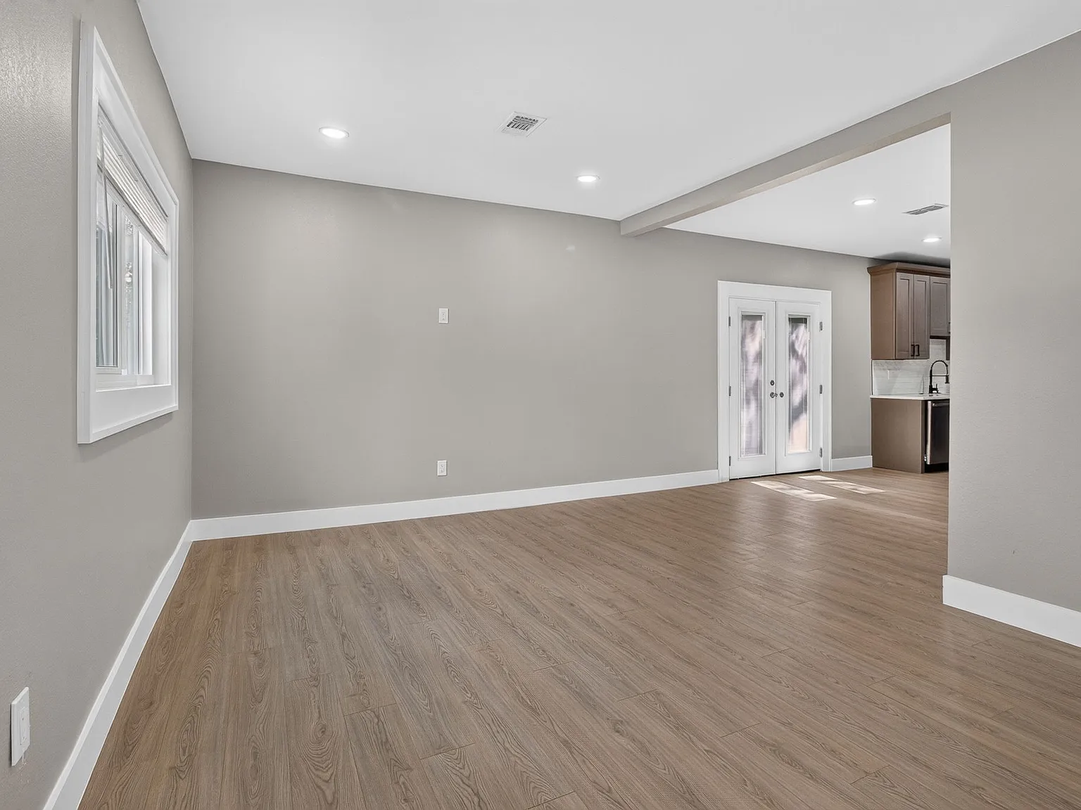 3 bed, 1168 sqft, $2,500 — Photo 4