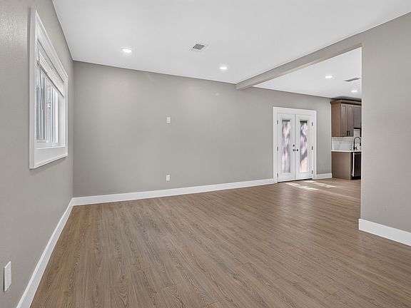 4th image of 4734 10th Ave S