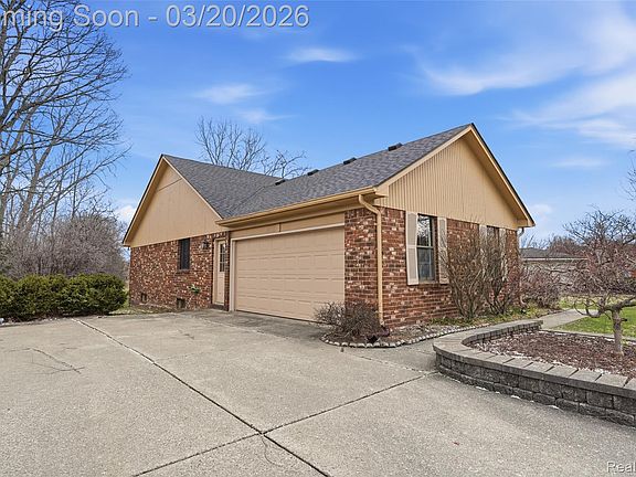 3rd image of 1669 Snowden Cir