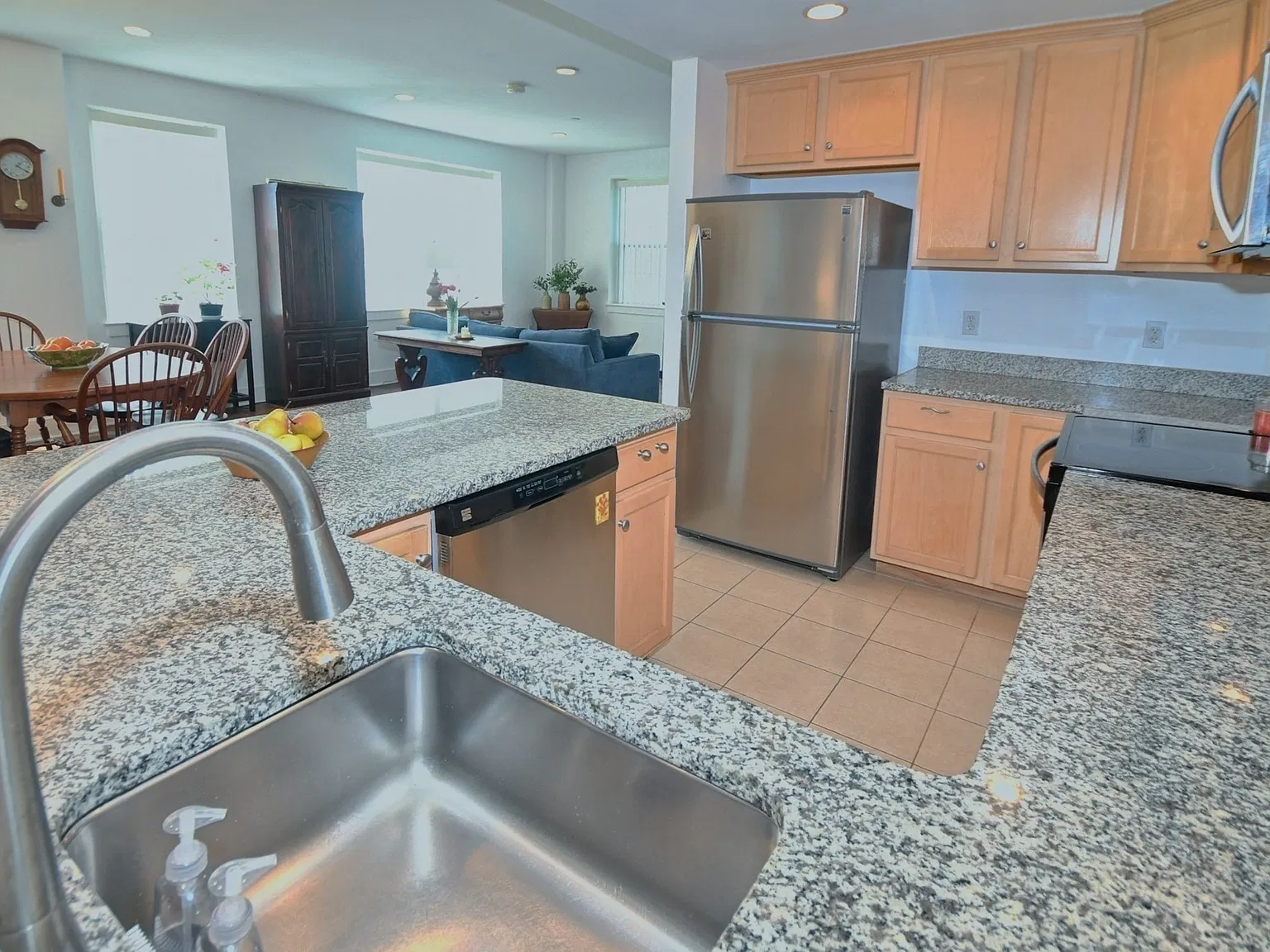 2 bed, 2.0 bath, 1362 sqft, $3,500 — Photo 4
