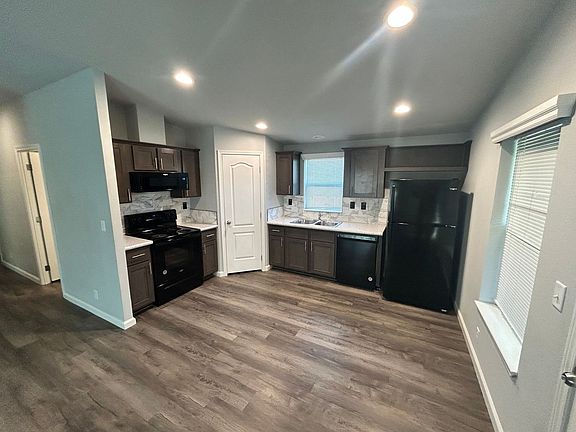 3rd image of 3623 Toomes Rd