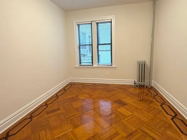 315 8th Avenue image 6 of 14