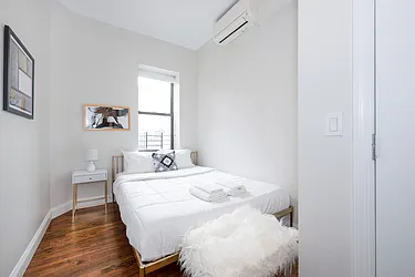 Rented by R New York
